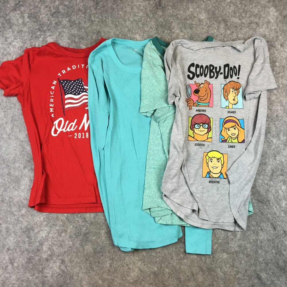 Womens Tops Shirts Lot of 4 L Old Navy Scooby Doo Blue Red Patriotic Casual Knit